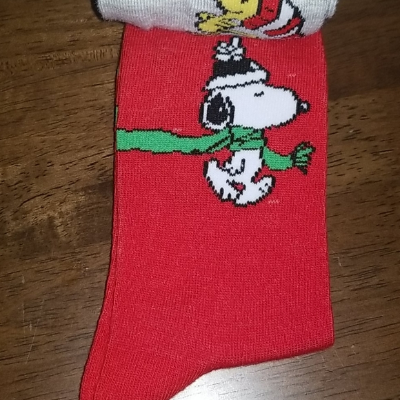 Snoopy crew holiday socks - Picture 4 of 5